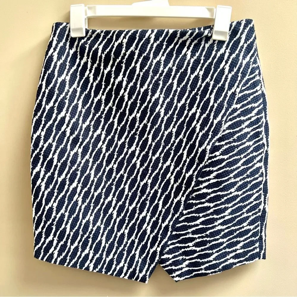 - Loft asymmetrical navy/white cotton blend skirt Sz M